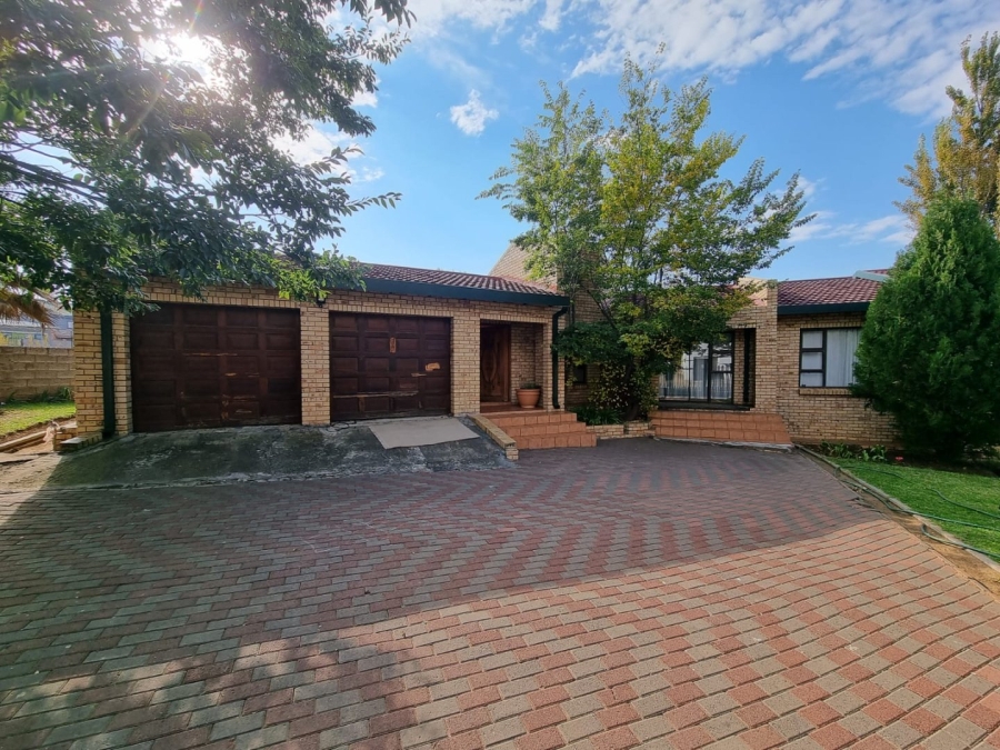 4 Bedroom Property for Sale in Panorama Free State